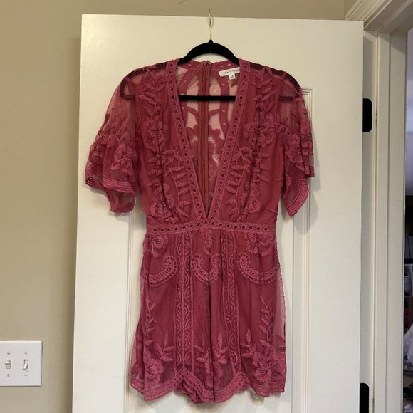 Honey Punch As You Wish Embroidered Lace Romper in Raspberry M - Picture 3 of 4